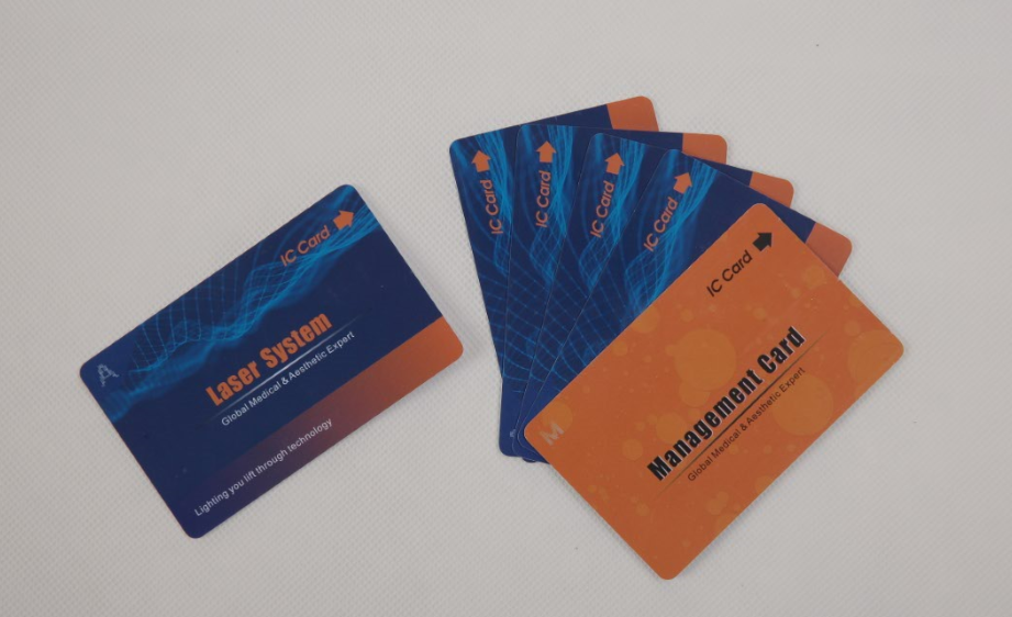 QS الليزر البطاقة الممغنطة